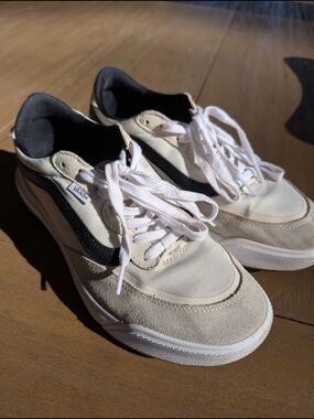 Vans White MTE ultrarange 2.0